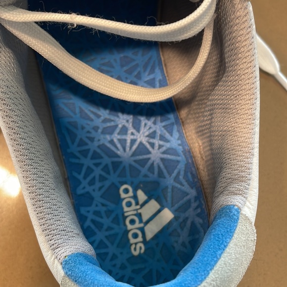 Adidas size 7 - great preowned condition. (SB 1) - Picture 7 of 8